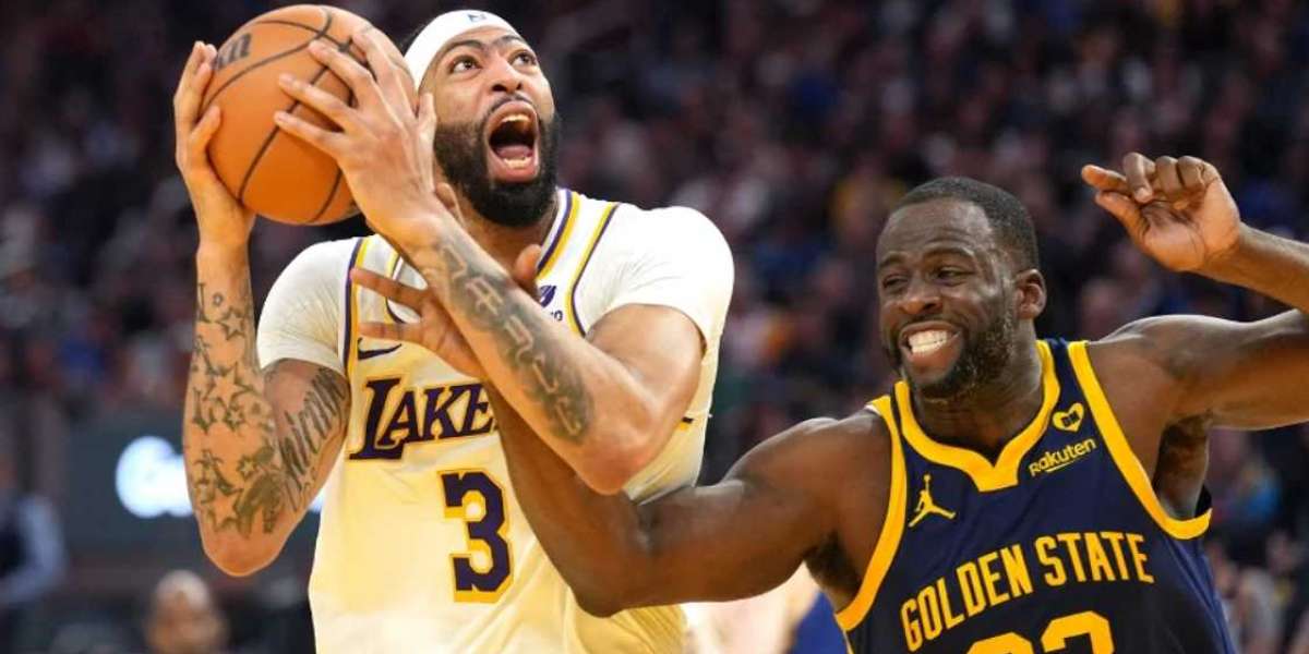 Draymond Green's controversial 'chicken claw' steals the show in epic Lakers-Warriors showdown