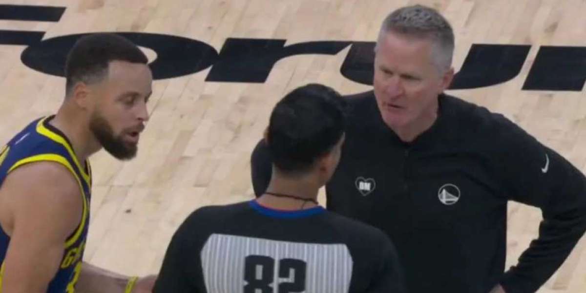 Steve Kerr Receives Technical Foul as Warriors Face Grizzlies, Down Early